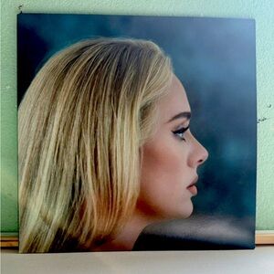 TAKING OFFERS!!! Adele 30 Vinyl still in great condition and no scratches.